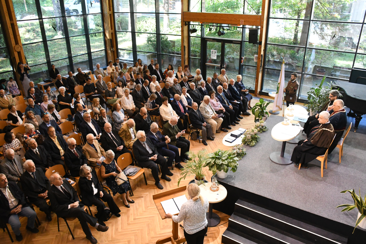 Tiszteletdiploma2025_01.jpg